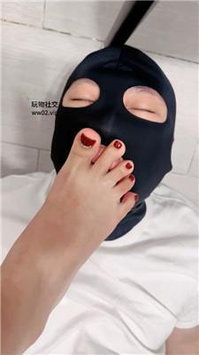 【网盘】【2024-11-04】【梦中的女王】裸足踩脚垫恋足舔 JS241028-27