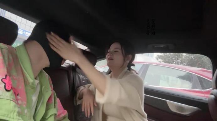 【网盘】【2024-11-04】【狗哥】搭讪肉丝配拖鞋小姐姐气味辱 bf46335