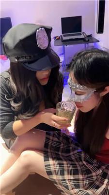 【网盘】【2024-11-04】【橙宝】母畜-奴下奴-喂圣水/品尝白袜脚/掐脖窒息 bf46386