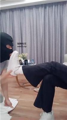 【网盘】【2024-11-26】【奇了怪了】高跟全体重踩踏/骑马/小白鞋白袜气味辱 bf46666