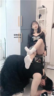 【网盘】【2024-11-26】【梦中女王】小白鞋白袜踩CD/骑马转胯 bf46757