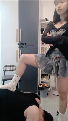 【网盘】【2024-11-26】【梦中女王】小白鞋白袜踩CD/骑马转胯 bf46757