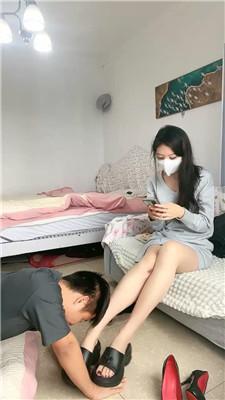 【网盘】【2024-11-26】【佳佳】裸足蹂躏/碾压狗爪/圣水泡面 bf46818