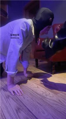 【网盘】【2024-11-28】【魔鬼天使】跪舔脏长靴/鞭打踩踏【双视角版】JS241110-8