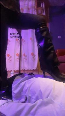 【网盘】【2024-11-28】【魔鬼天使】跪舔脏长靴/鞭打踩踏【双视角版】JS241110-8