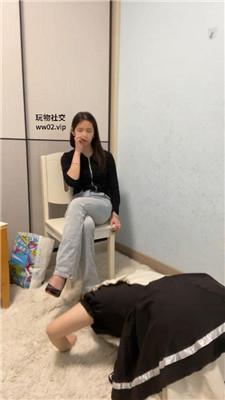 【网盘】【2024-11-28】【小凤梨】内裤套头玩虐贱母畜 bf46856