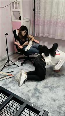 【网盘】【2024-11-28】【苏苏】双S-骑马狗爬/sp鞭打/舔脏鞋 bf49940