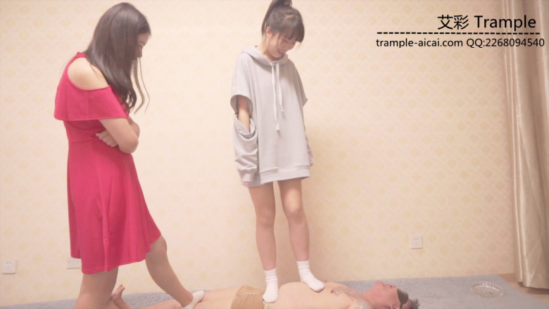【网盘】南一,洛芸,宅七,3人白袜运动鞋调教