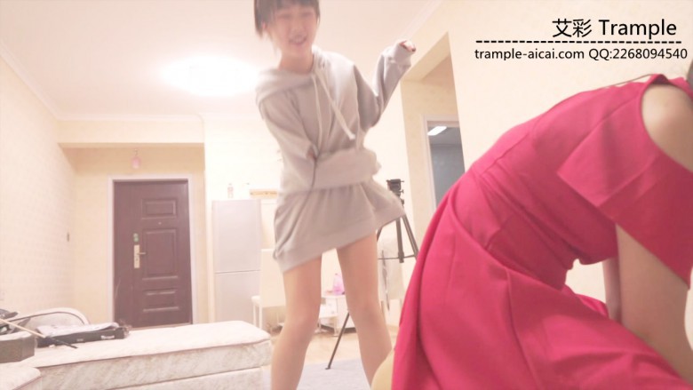 【网盘】南一,洛芸,宅七,3人白袜运动鞋调教