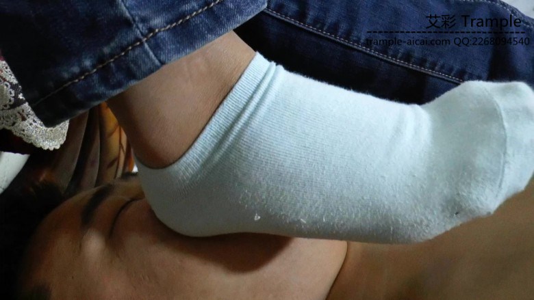 【网盘】【冰时代】极品嫩模小玉 脏帆布鞋臭袜子羞辱