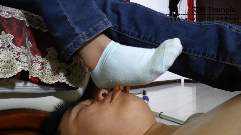 【网盘】【冰时代】极品嫩模小玉 脏帆布鞋臭袜子羞辱