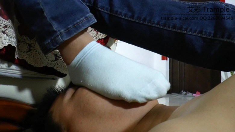 【网盘】【冰时代】极品嫩模小玉 脏帆布鞋臭袜子羞辱