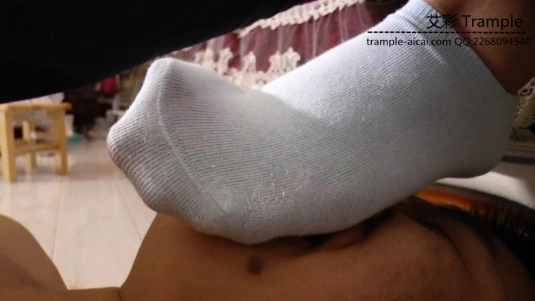 【网盘】【冰时代】极品嫩模小玉 脏帆布鞋臭袜子羞辱