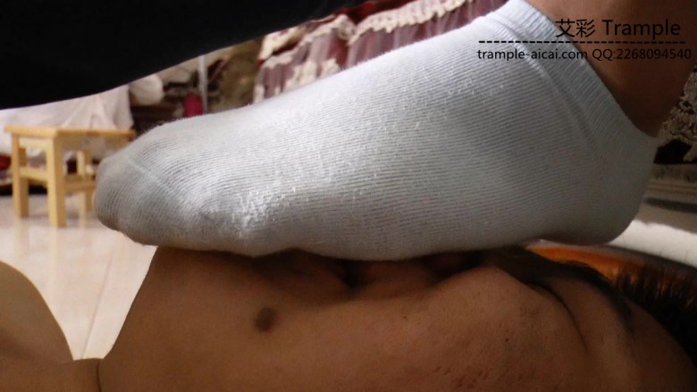 【网盘】【冰时代】极品嫩模小玉 脏帆布鞋臭袜子羞辱