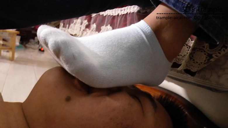 【网盘】【冰时代】极品嫩模小玉 脏帆布鞋臭袜子羞辱