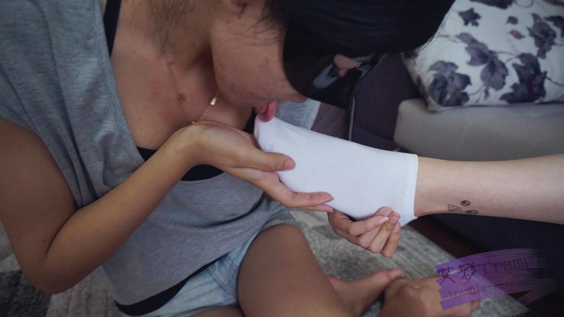 【网盘】『小妮女女』恋足妹妹,撒娇让姐姐踩自己,舔姐姐的鞋袜