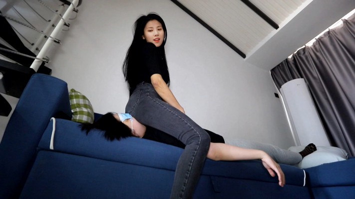 【网盘】【惑心】牛仔裤坐脸臭白袜窒息