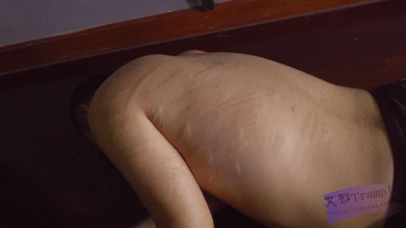 【网盘】柳柳暴怒-踢裆-鞭挞-耳光