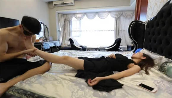 【网盘】〖H.P.L栖心之栈〗—弟弟偷舔熟睡的微希玉足