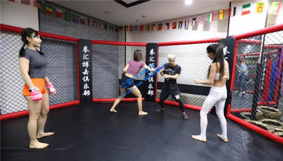 【网盘】〖H.P.L栖心之栈〗—女女摔跤与拳馆人肉垫