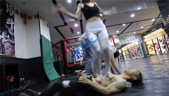 【网盘】〖H.P.L栖心之栈〗—女女摔跤与拳馆人肉垫