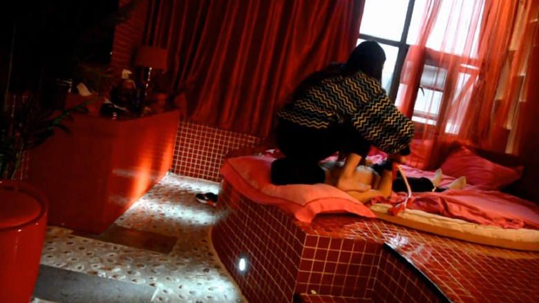 【网盘】『奴隶岛』—萱萱S坐脸调教、鞭子抽打