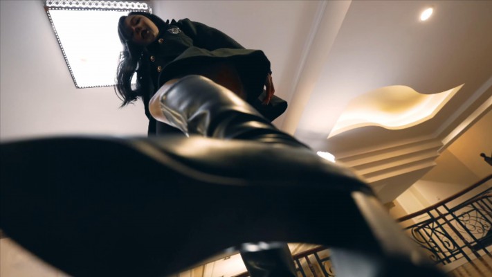 【网盘】〔Magic︱Mirror 魔镜少女〕—星奈长靴暴踩跟踪狂 MM-230424