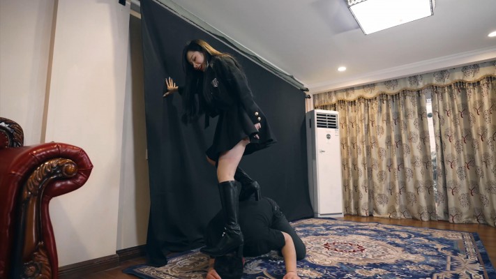 【网盘】〔Magic︱Mirror 魔镜少女〕—星奈长靴暴踩跟踪狂 MM-230424