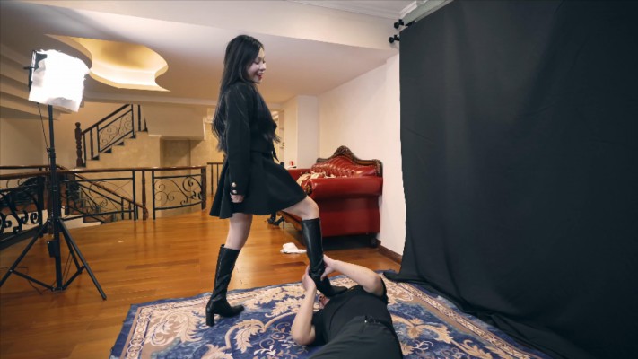 【网盘】〔Magic︱Mirror 魔镜少女〕—星奈长靴暴踩跟踪狂 MM-230424