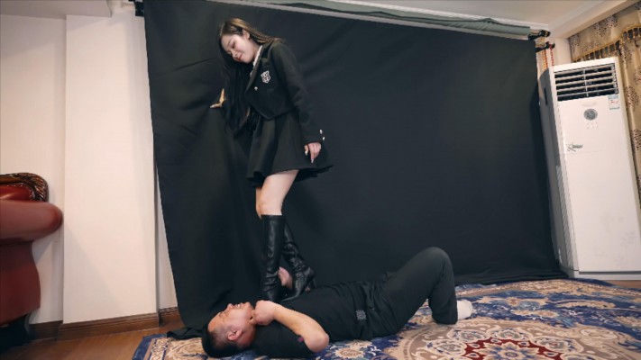 【网盘】〔Magic︱Mirror 魔镜少女〕—星奈长靴暴踩跟踪狂 MM-230424