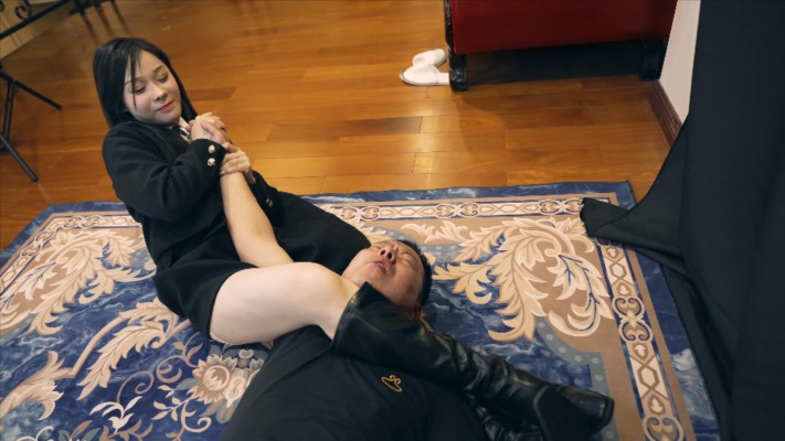 【网盘】〔Magic︱Mirror 魔镜少女〕—星奈长靴暴踩跟踪狂 MM-230424