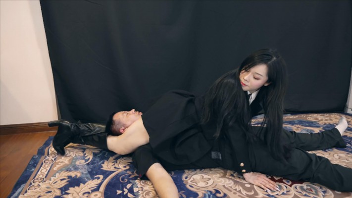 【网盘】〔Magic︱Mirror 魔镜少女〕—星奈长靴暴踩跟踪狂 MM-230424