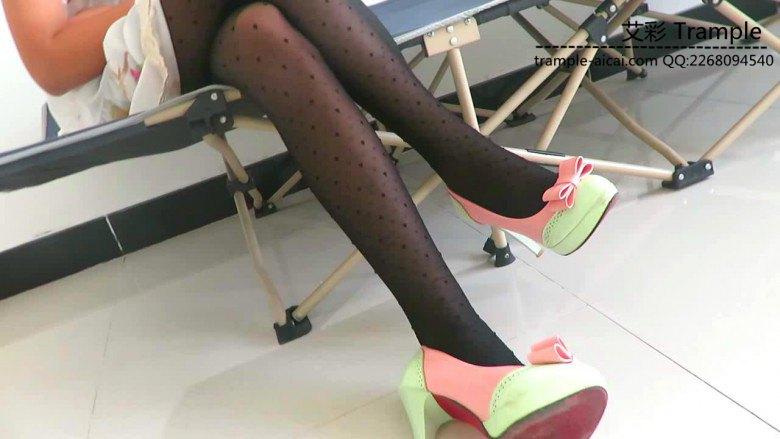 【网盘】00后晓女主高跟插嘴踩虐人肉地毯鞋榻！