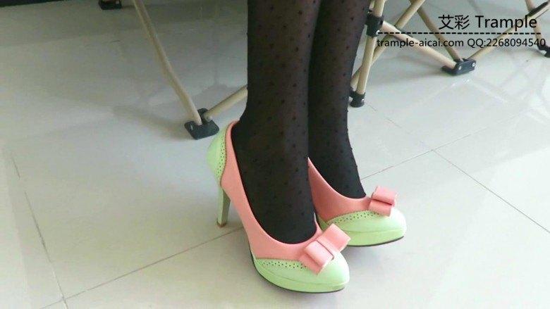 【网盘】00后晓女主高跟插嘴踩虐人肉地毯鞋榻！