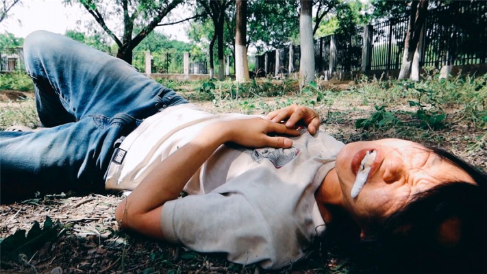 【网盘】【冰时代】野外暴力踹脸踢死偷窥者冰果棍