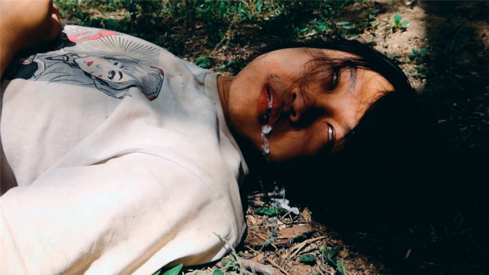 【网盘】【冰时代】野外暴力踹脸踢死偷窥者冰果棍