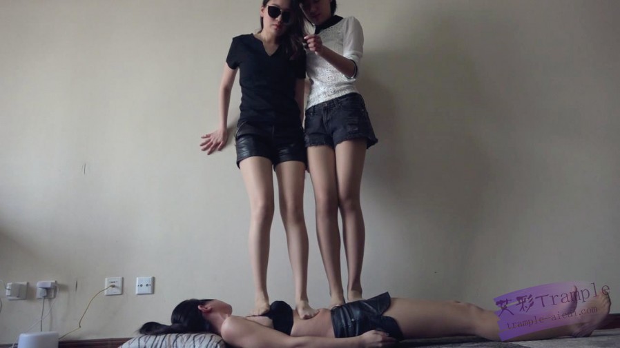 【网盘】『小妮女女』小妮和长腿妹妹双人重踏女M