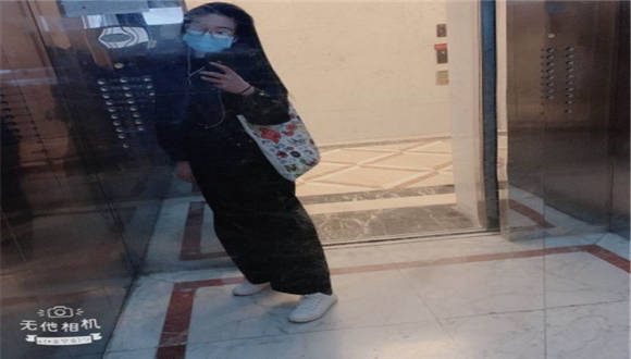 【网盘】【黑丝诱惑】素女文员糖糖的初次调教之舔原味脏短靴篇