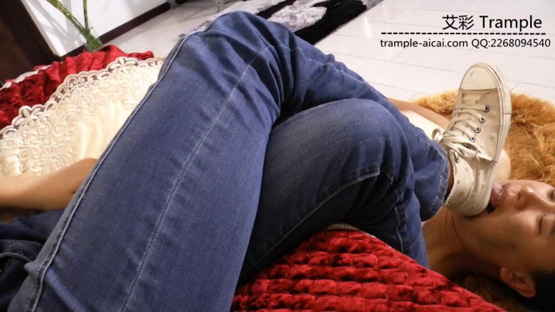 【网盘】【冰时代】极品嫩模小玉 脏帆布鞋臭袜子羞辱