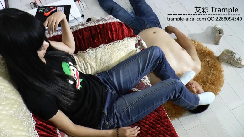 【网盘】【冰时代】极品嫩模小玉 脏帆布鞋臭袜子羞辱