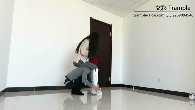 【网盘】天依女主骑乘贱狗，骑马骑脖子！