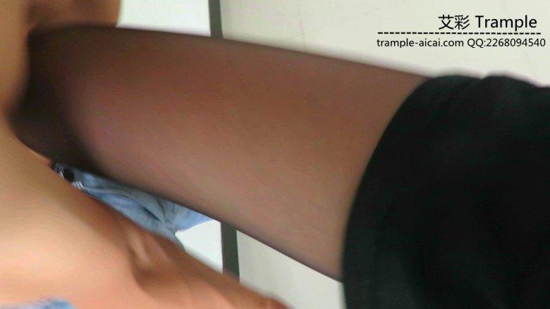 【网盘】00后天使女主黑丝踢踹裆部膝顶下面！