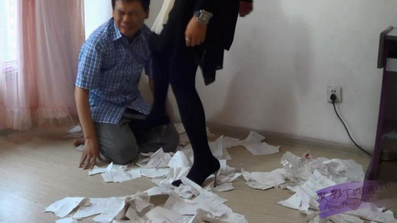 【网盘】黑冰S 黑丝高跟踩碎卷子欺负书呆子