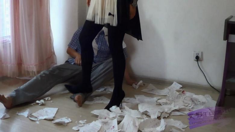 【网盘】黑冰S 黑丝高跟踩碎卷子欺负书呆子