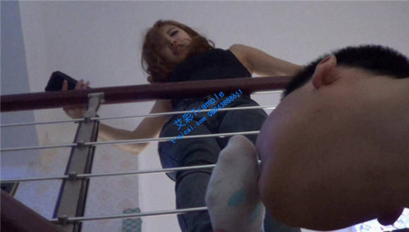 【网盘】极品臭袜子给你舔