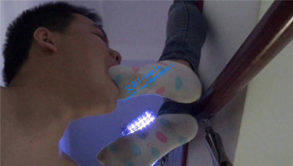 【网盘】极品臭袜子给你舔