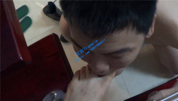 【网盘】极品臭袜子给你舔