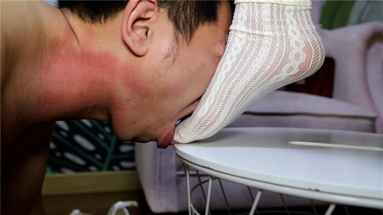 【网盘】【冰时代】喵女神洛丽塔 强制踩踏恋足 暴力KO