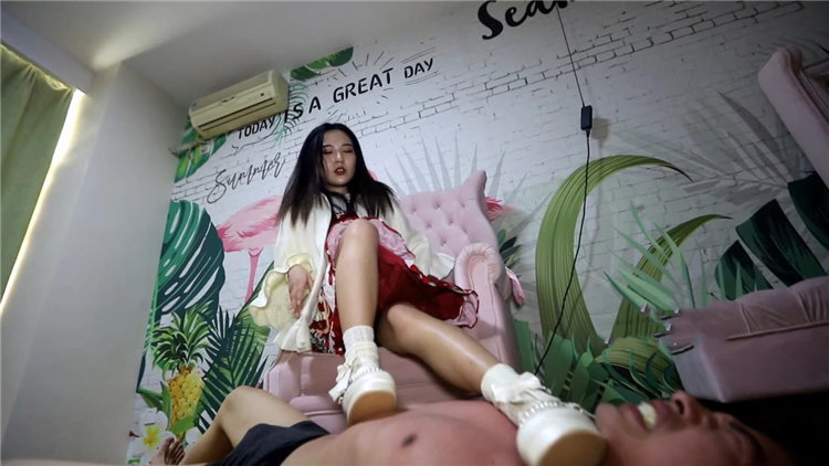 【网盘】【冰时代】喵女神洛丽塔 强制踩踏恋足 暴力KO（完整版）