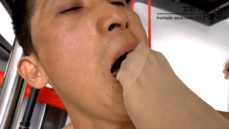 【网盘】小月女王靴子肉丝脚虐奴